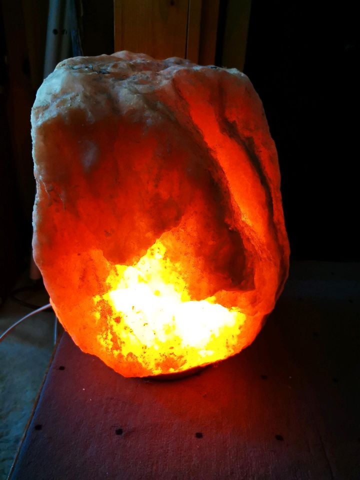 Salzkristall Salzlampe XXL 26,5kg 35cm hoch, ein großer Stein in Wermelskirchen