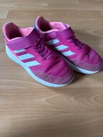Adidas Mädchenturnschuhe / Hallenturnschuhe weiße Sohle Bayern - Fürth Vorschau