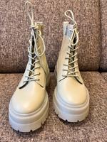 Plateau Stiefelette Stradivarius NEU Größe 40 Altona - Hamburg Ottensen Vorschau