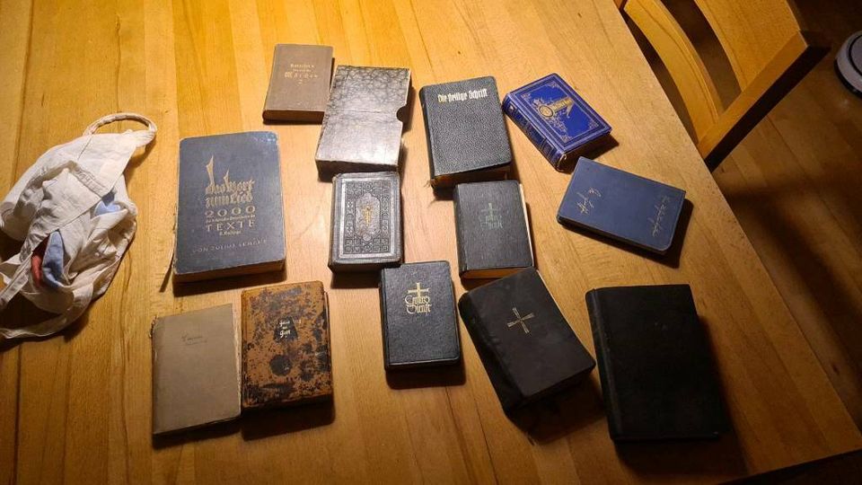 Gebetsbücher Bibeln in Murnau am Staffelsee