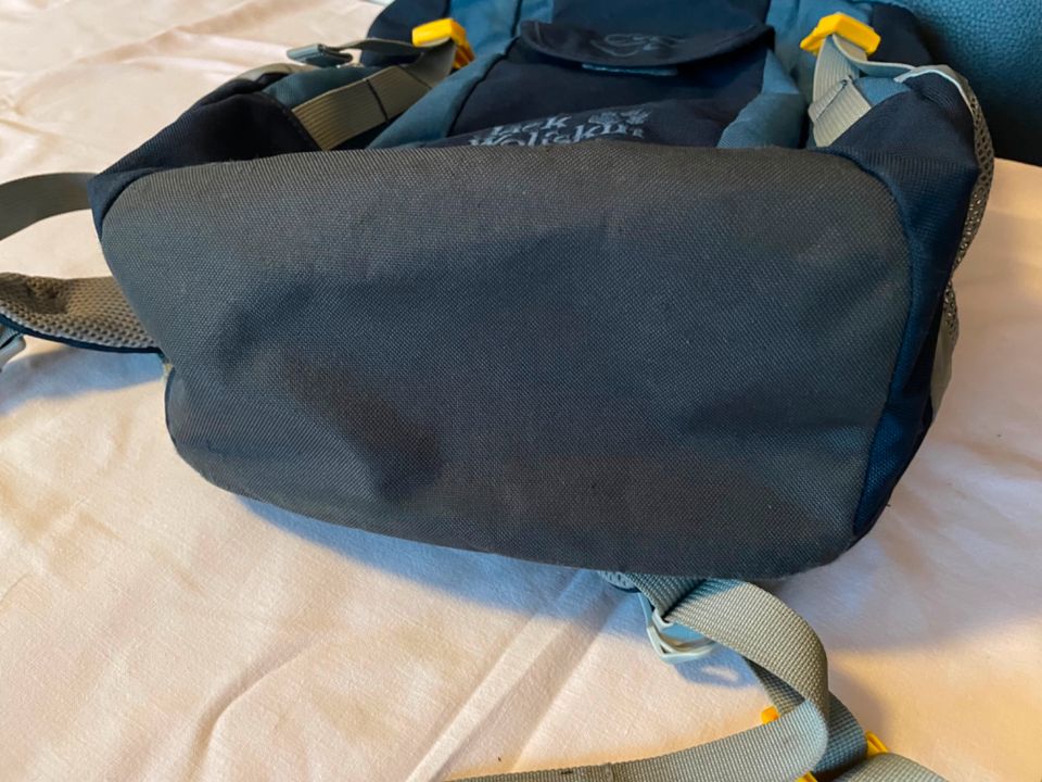 Jack Wolfskin Kinderrucksack in blau / grau in Zossen-Glienick