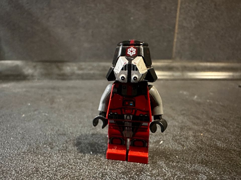 LEGO STAR WARS Sith Trooper (rot) in Dresden