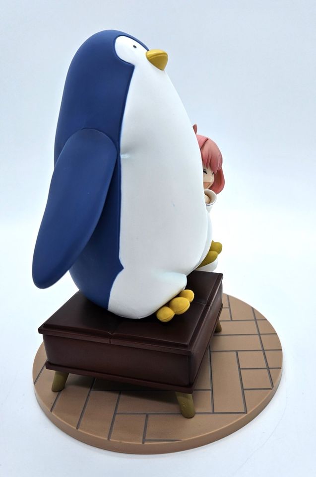 Spy x Family Exceed Creative Anya Forger with Penguin Anime Figur in Magdeburg