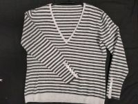 Pullover Damen V Ausschnitt feingestrickte Wolle Pulli  Gr.M Grau Stuttgart - Bad Cannstatt Vorschau