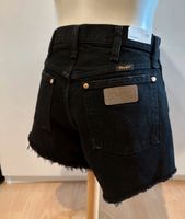 Wrangler Jeans Shorts Hotpants schwarz 27 Western Country 90er Bayern - Heßdorf Vorschau