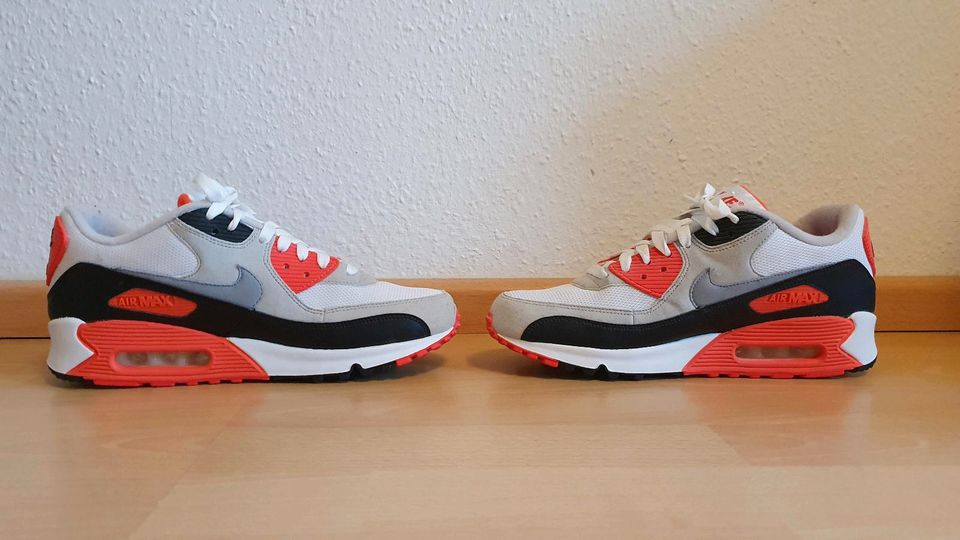 Nike Air Max 90 Infrared (2010) 325018-107 US 10 EUR 44 in Halle