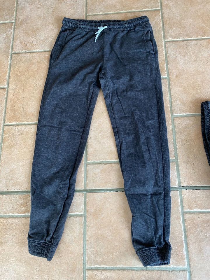 Jogginghosen Jogger Sweathose 176 C&A schwarz in Attendorn