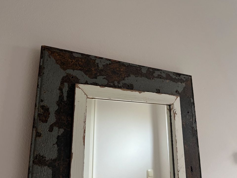 Spiegel Holzspiegel Holz shabby vintage upcycling Einzelstück in Seevetal