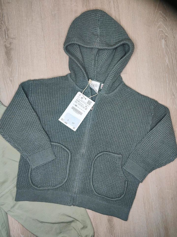 Süßes Zara Set aus Cargo Hose und Strickjacke Gr. 86 92 in Wiesbaden