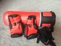 Boxsack mit Boxhandschuhen inklusive Befestigungsgurt Bayern - Traunstein Vorschau