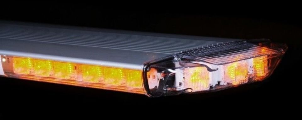 Armas Flare LED Warnlichtbalken Gelb 145 cm 12V / 24V ECE R65 R10 in Bayern  - Rednitzhembach, Nutzfahrzeugteile & Zubehör