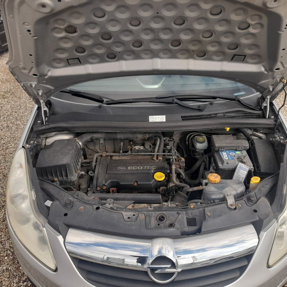 Opel Corsa D 1.3l Benzin  Tüv 6/2024 in Gägelow