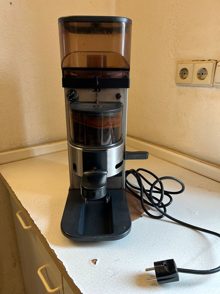 La Cimbali M32 Bistro Siebträger Kaffeemaschine in Jockgrim