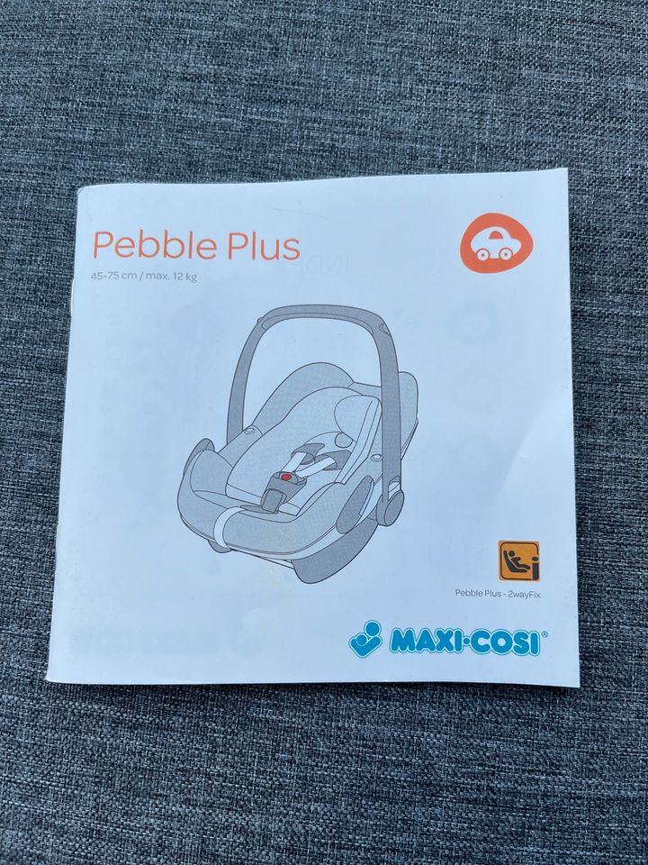 Maxi Cosi Pebble Plus iSize Babyschale mit Kopfpolster in Rüsselsheim