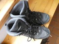 Lowa Bergschuhe Wanderschuhe Schuhe grau-schwarz Goretex Nordrhein-Westfalen - Brakel Vorschau