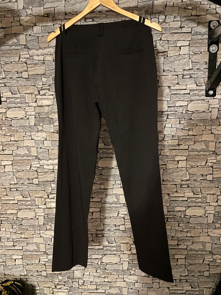 schwarze Damenhose, Stoffhose von Vero Moda, Gr. 36 in Haldensleben