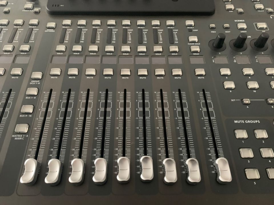 Behringer X32 Digitalmischpult in Berlin