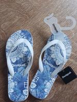 NEU Desigual Badeschlappen Flip Flop Gr. 36 München - Trudering-Riem Vorschau