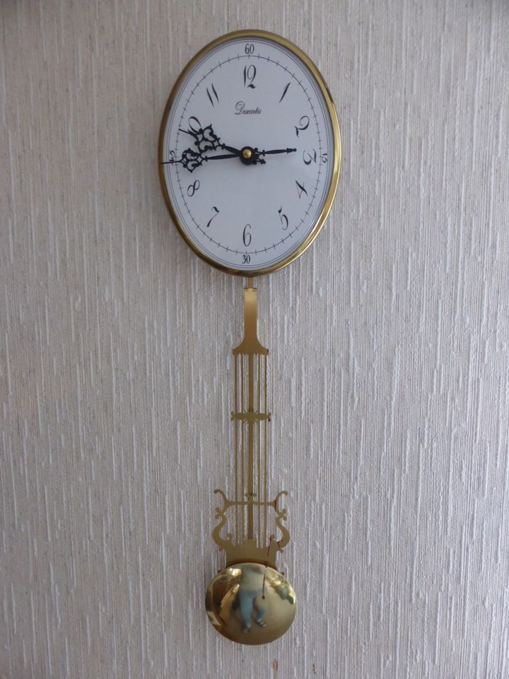 Wanduhr von "Descartes" in Biedenkopf