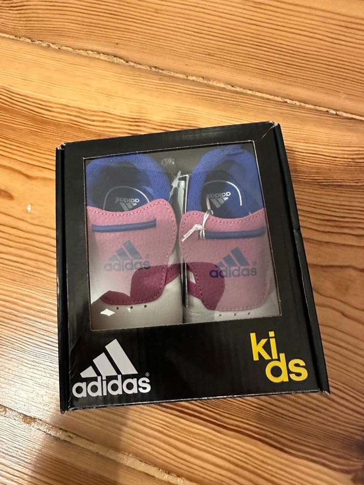 Adidas Kinder Leder Schuhe neu in Berlin