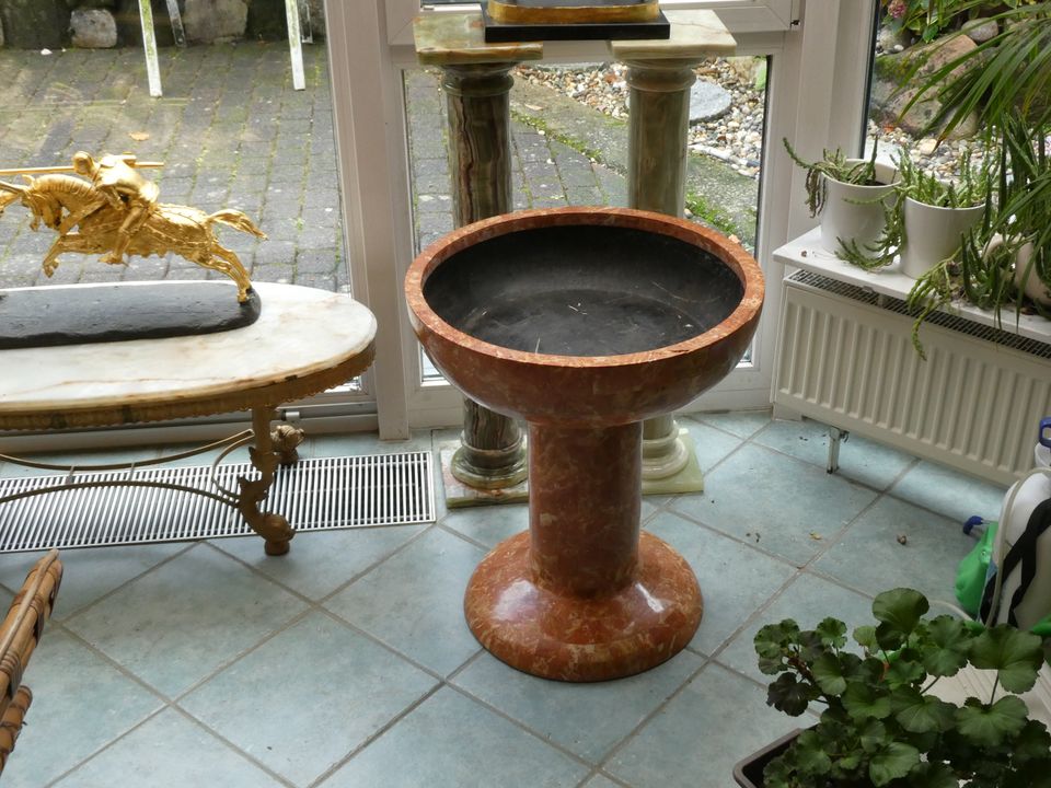 riesige Schale Vase aus rotem Verona Marmor 70cm Durchmesser! in Erbach