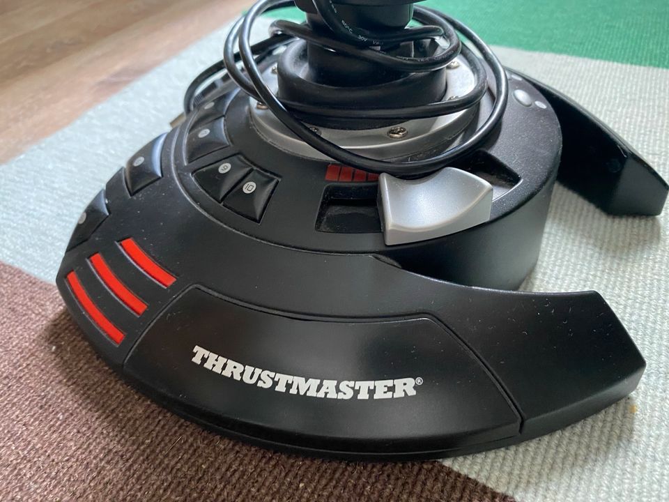 Trustmaster Flightstick X (Controller) in Berlin