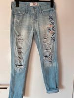 Hollister Jeans, Hose mit Stickerei Bayern - Ostheim Vorschau