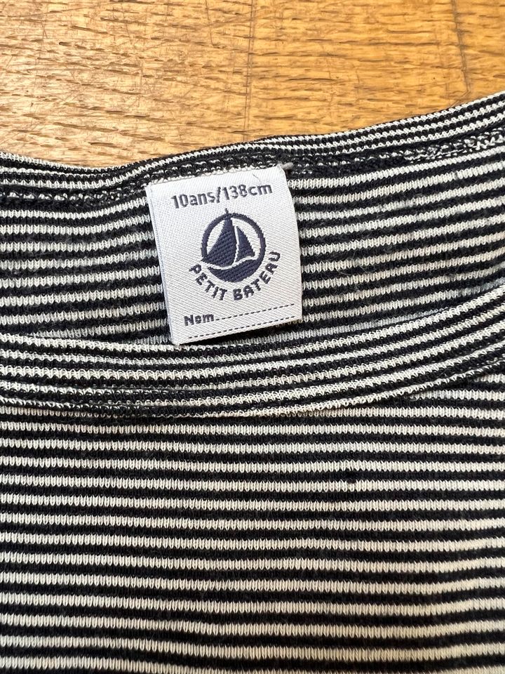 Petit Bateau Shirt 134 maritim Ringel Unisex blau in Lünen