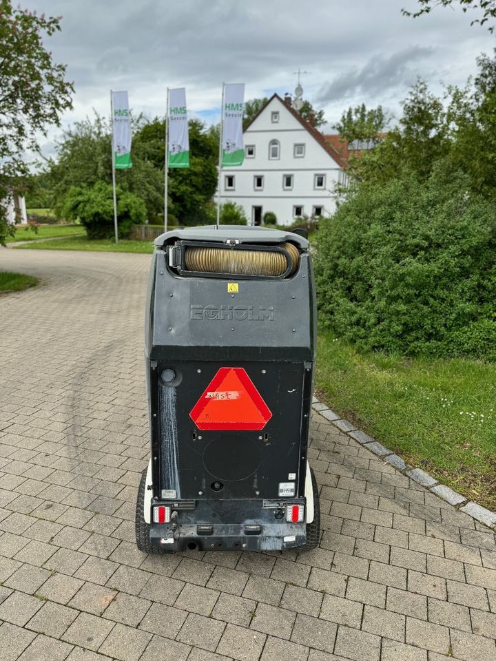 Egholm 2250 4-Fach Besen Kehr-Saugeinrichtung Kehrmaschine in Weidenbach