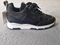 Tommy Hilfiger Sneaker Gr. 39 gefüttert Bayern - Büchenbach Vorschau
