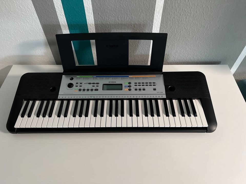 Yamaha YPT 255 Keyboard in Berlin