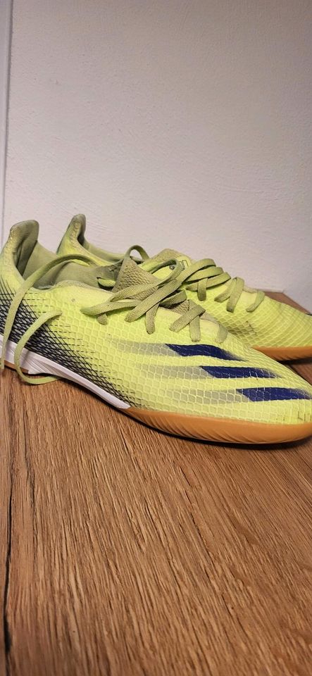 Adidas Hallenschuhe Grösse 38 in Freigericht