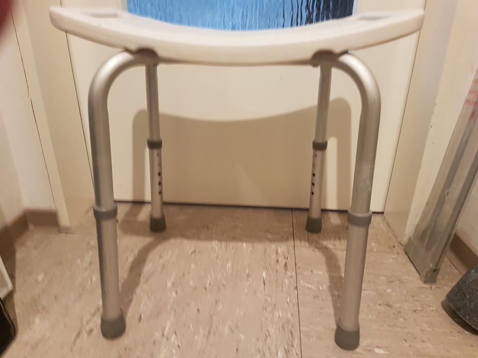 Hocker höhenverstellbar / Sanitär Hocker / Allzweck Hocker in Köln