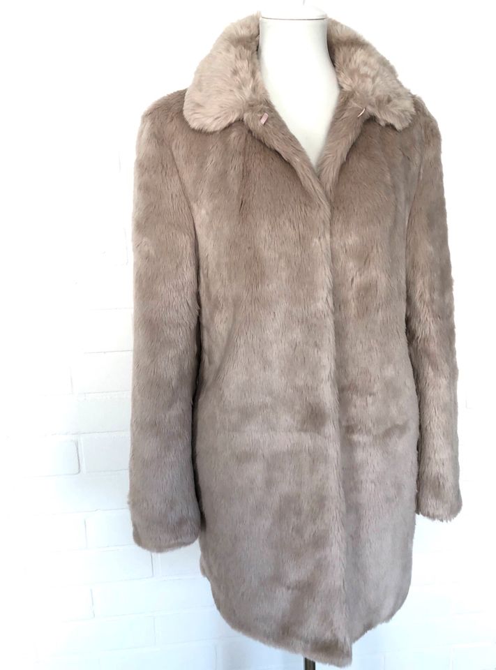 IQ+BERLIN*MANTEL*ÜBERGANG*FELLMANTEL*FAKE FUR*CREME*BEIGE*36*S*XS in Osnabrück