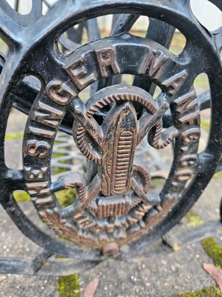 Singer Nähmaschine Gestell Antik Tischgestell in Herford
