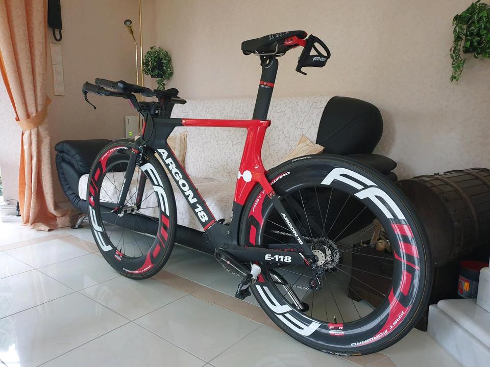 Reduziert! Zeitrad Rennsportrad CARBON Argon18 Campagnolo in Hamburg