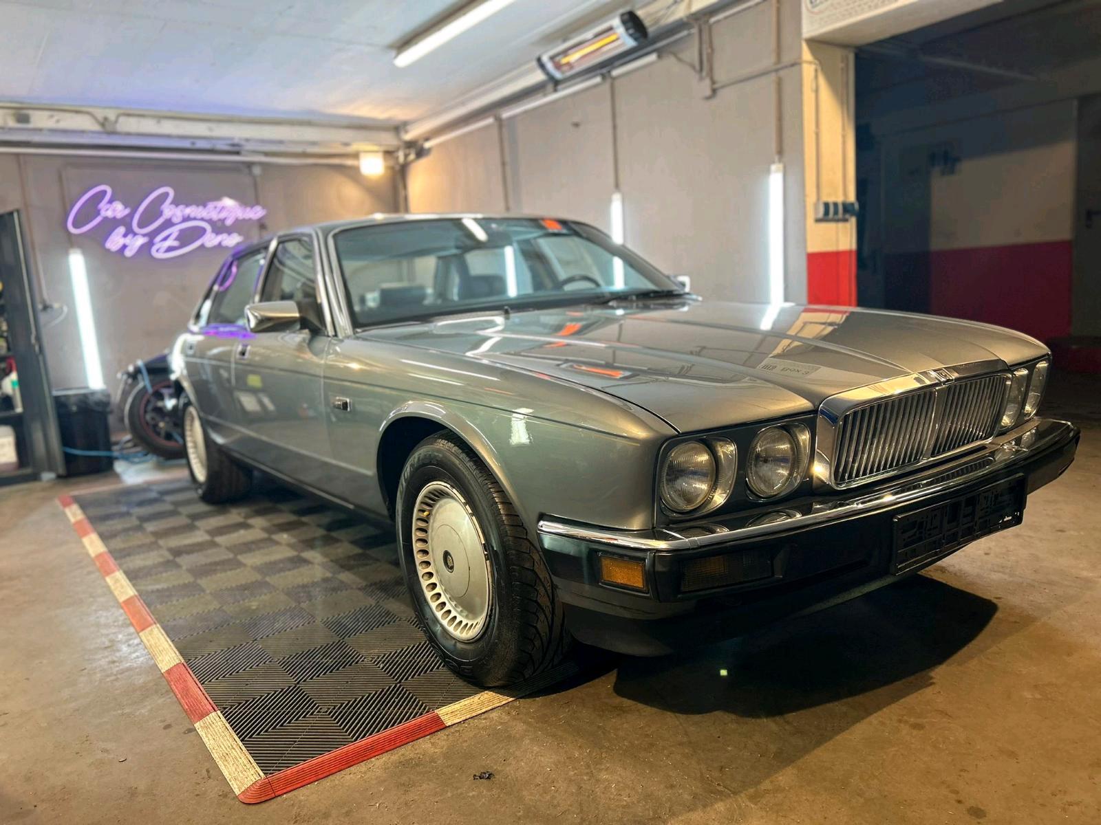 Abbildung des Autos Jaguar XJ40 3.6 (XJ6) Dt…