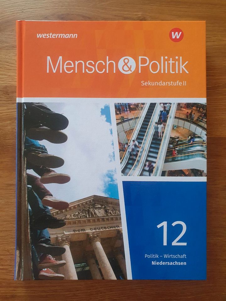 Neues Schulbuch Mensch und Politik Klasse 12 in Ostrhauderfehn