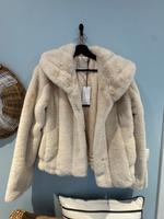 Fake Fur Jacke von Guess Sachsen - Torgau Vorschau