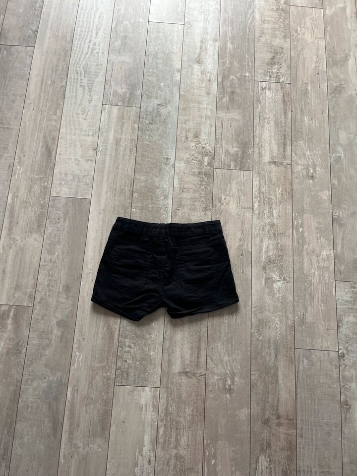 Shorts für Mädchen in Größe 164 (mit verstellbarem Bund) in Uelzen