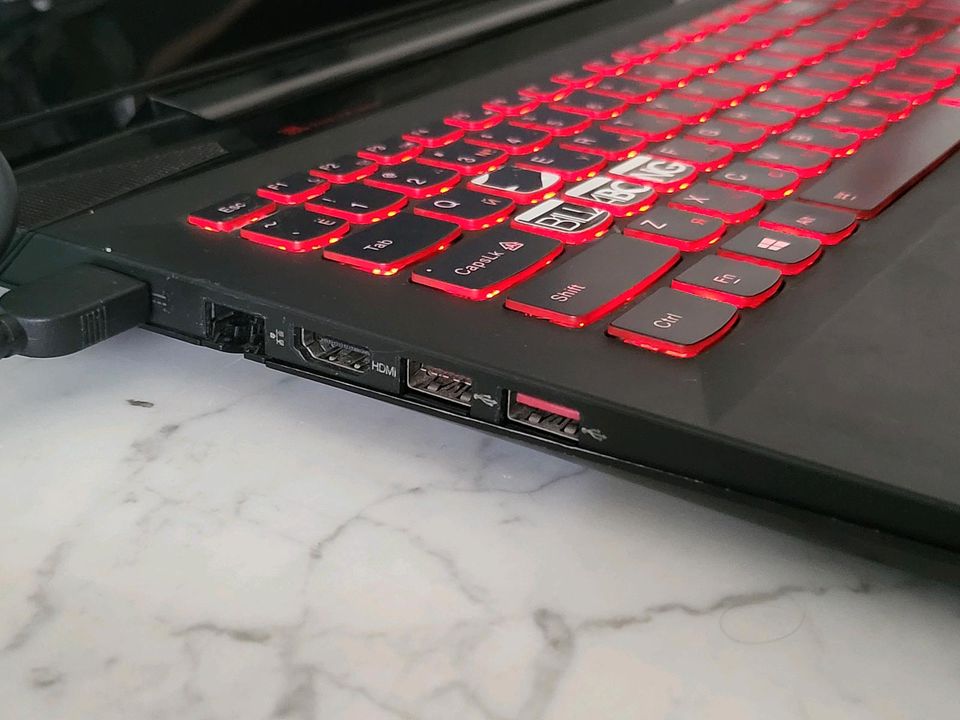 Lenovo Y50-70 Laptop in Heidenau