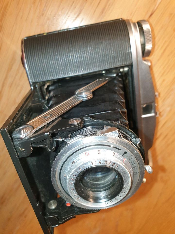 Sammlerstück Agfa Isolette II,sehr guter opt. Zustand, incl.Leder in Marburg