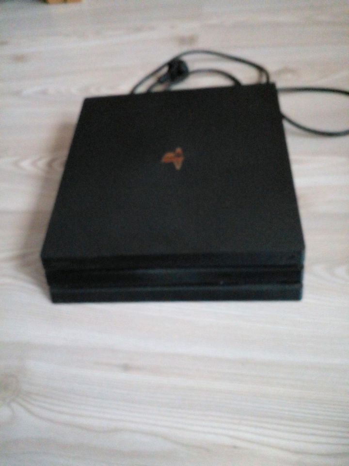 PS4 Pro mit 1 TB und OVP in Berlin