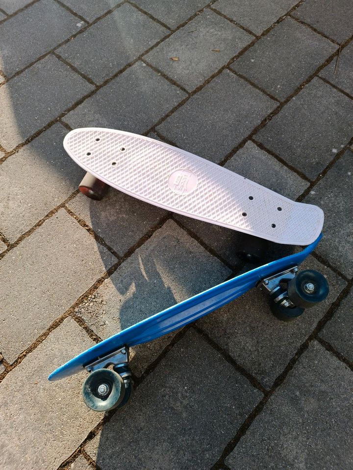 Penny Bord Skateboard rosa blau Scooter Roller in Gaildorf