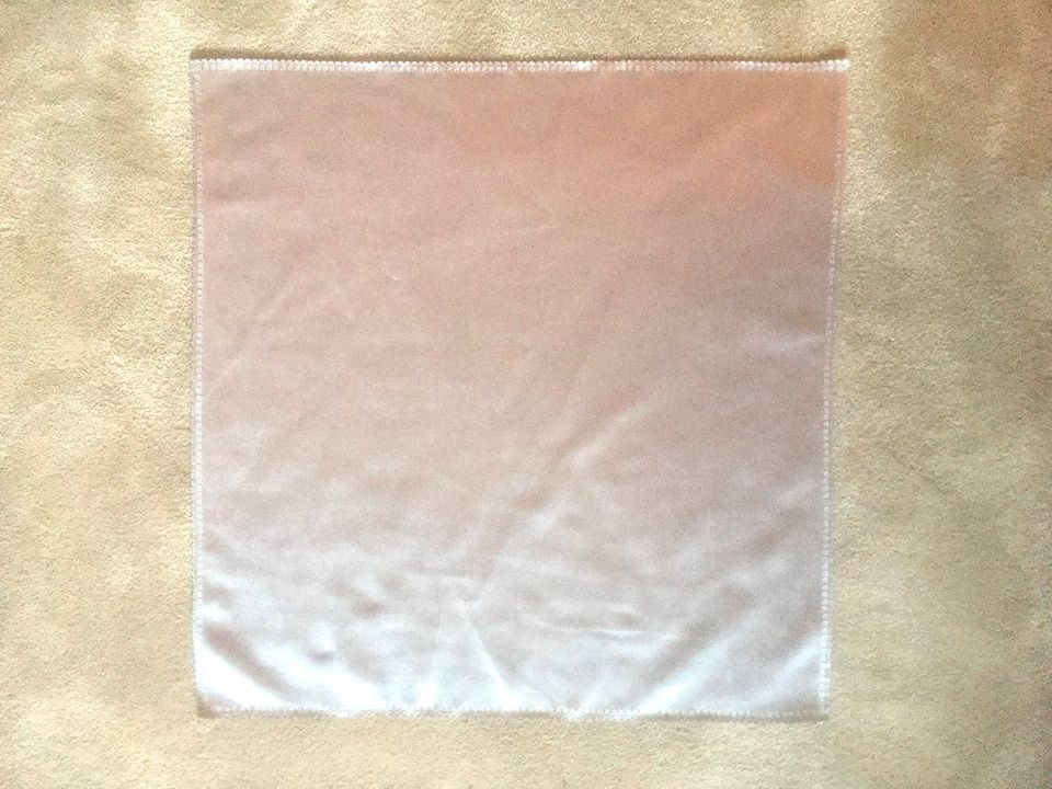 NEU/unbenutzt: Elegante große Satin-Tischservietten Größe 46x45cm in Mannheim