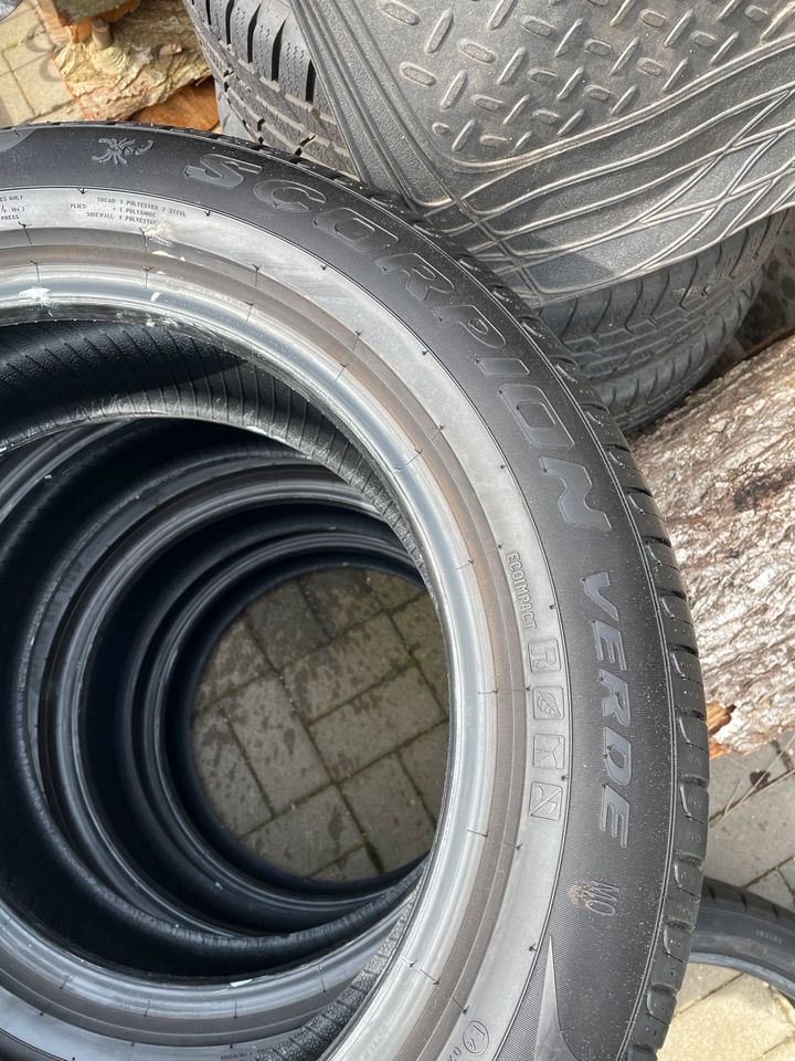 4x 235/55 R18 100W Pirelli Sommerreifen DOT 4622 8mm MO in Hamburg