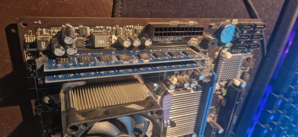 AMD Phenom II X4 3200MHz + 8GB speicher + Lüfter + Mainboard in Hambergen