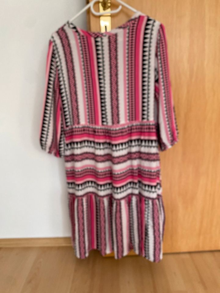 Kleid, Größe 40 in Süpplingen