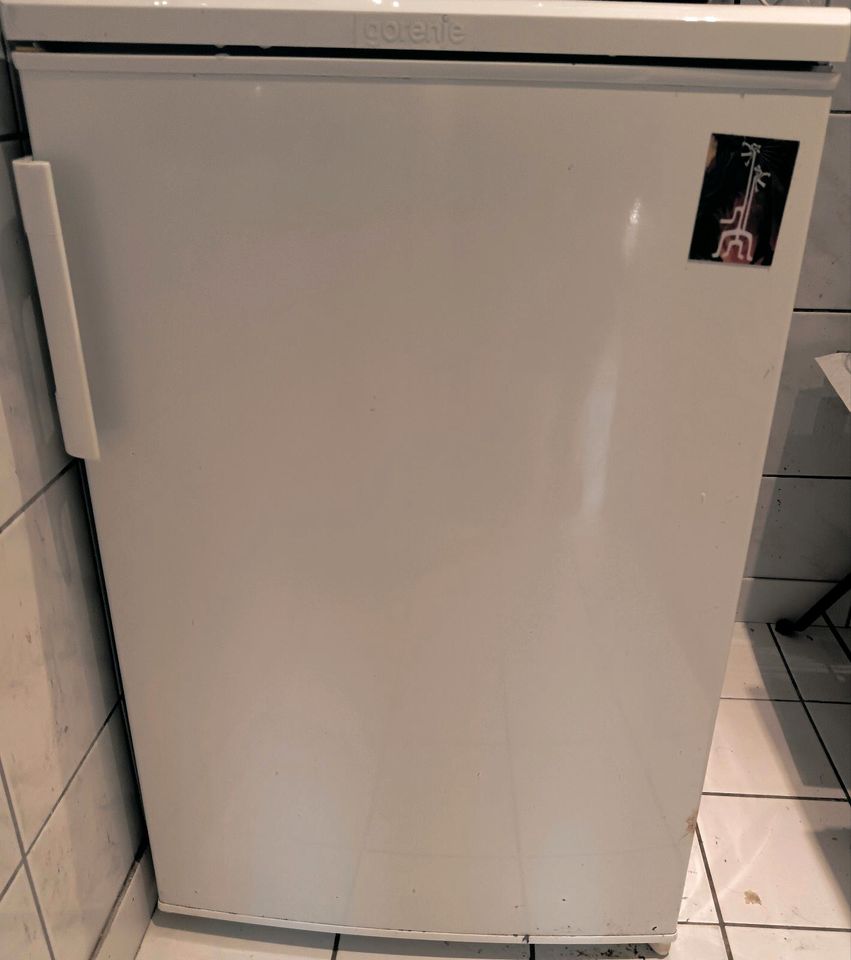 Biete Kühlschrank für dich :) in Berlin