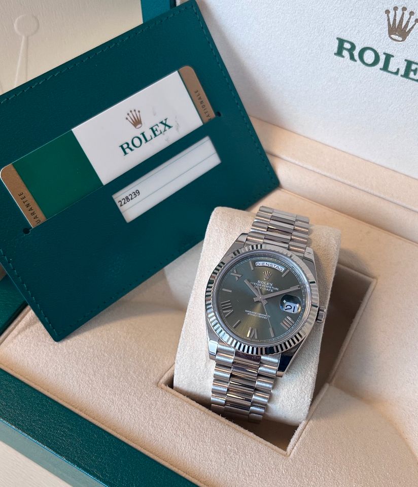 Rolex Day-Date 40 Weißgold Oliv in Tornesch